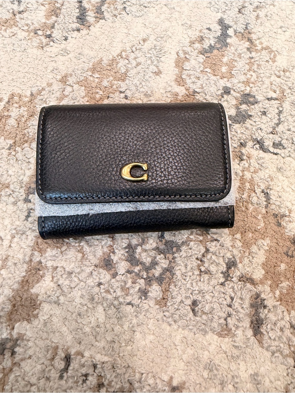 Essential Flap Card Case - Picture 4 of 6